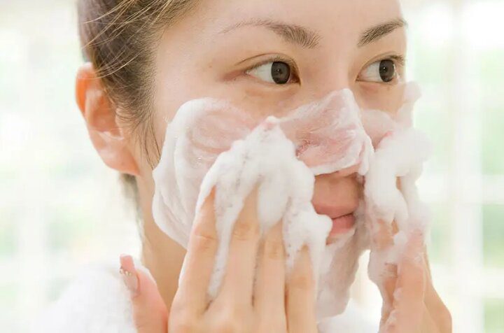 ژل شستشوی صورت برای پاکسازی پوست
